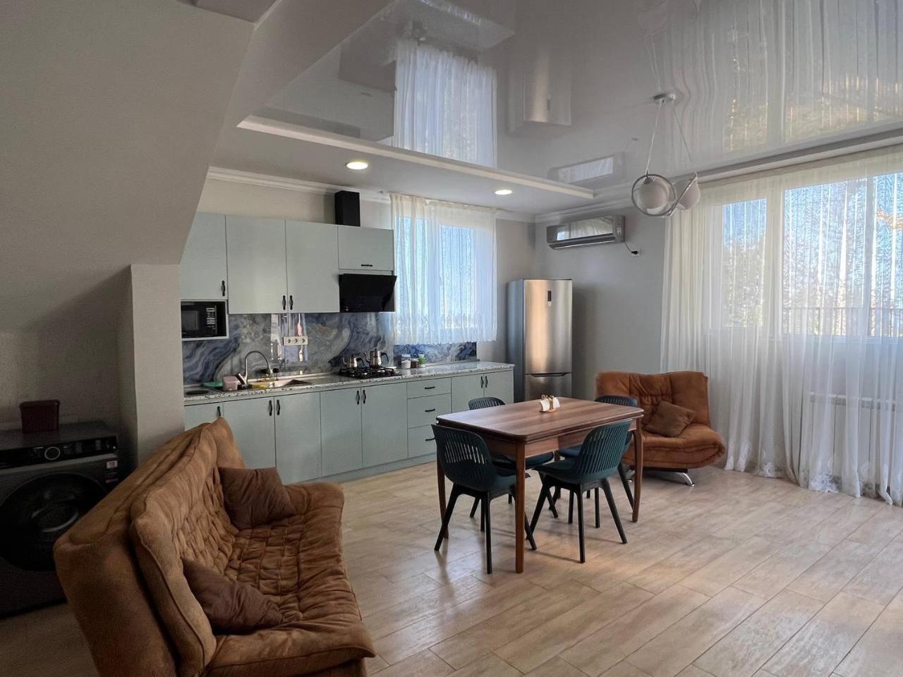 Отель Gt House Батуми Экстерьер фото
