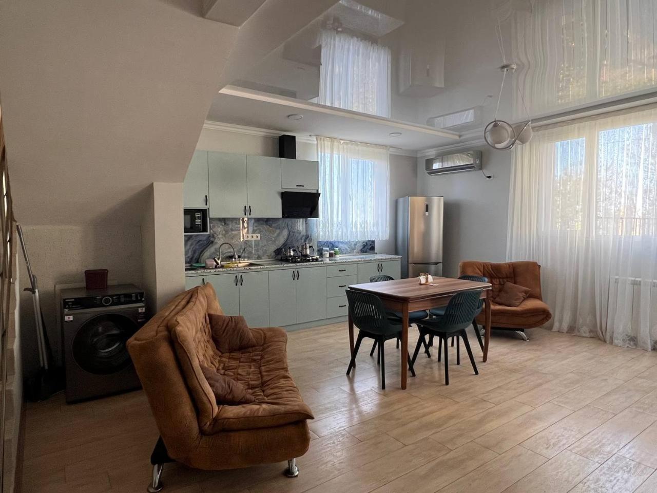 Отель Gt House Батуми Экстерьер фото