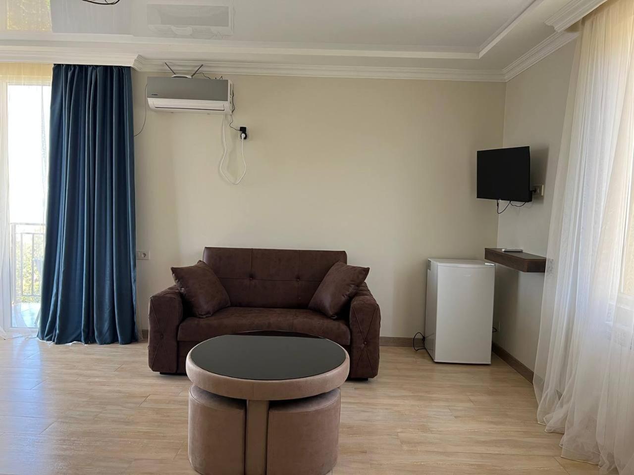 Отель Gt House Батуми Экстерьер фото
